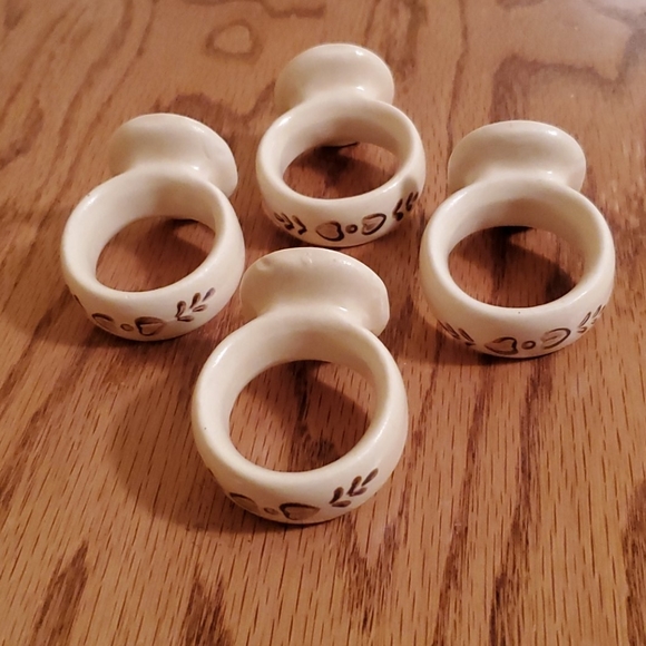 Pfaltzgraff Other - Pfaltzgraff Village napkin holders, set of 4